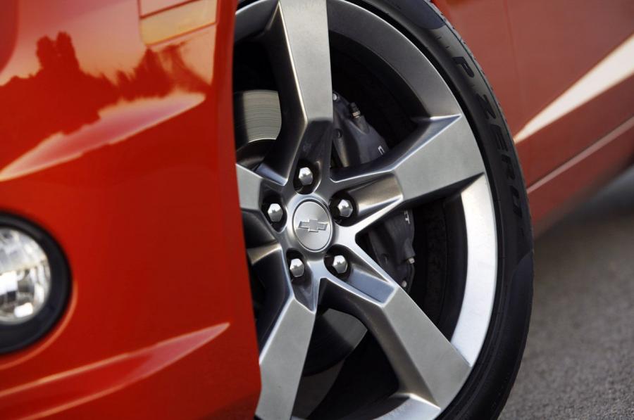  Chevrolet Camaro SS Convertible 2011 года  (фото 37 из 43)